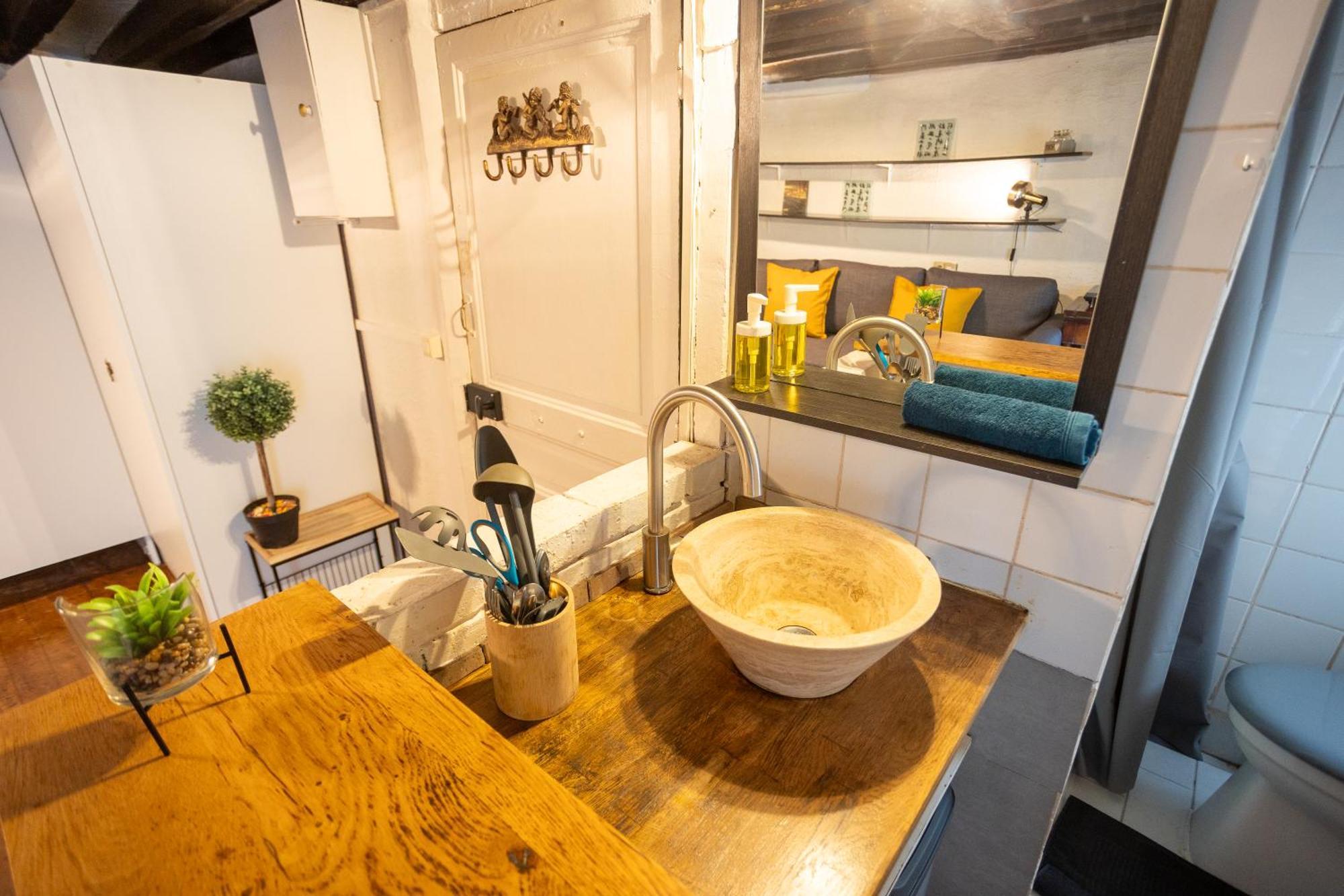 Studio Cosy Romantique En Plein Coeur De Paris Appartement Buitenkant foto